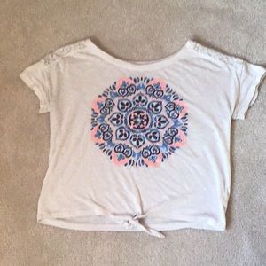 White short sleeved shirt w/ mandala & lace accent